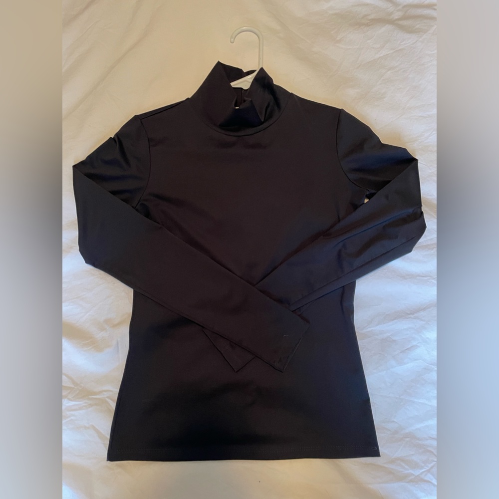 Aritzia fitted turtleneck - size XS